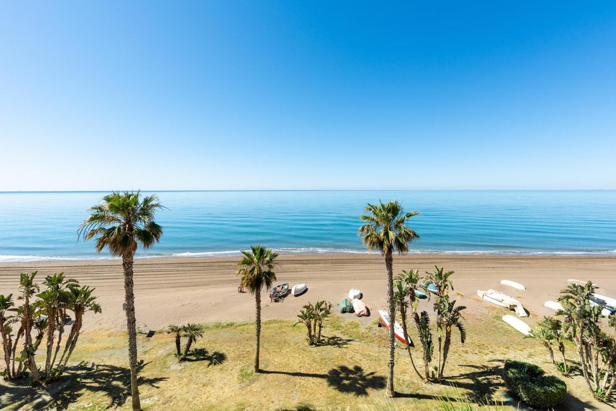Wintowinrentals 1ª Linea De Playa, Parking Y Wifi Rincón de la Victoria Exteriör bild