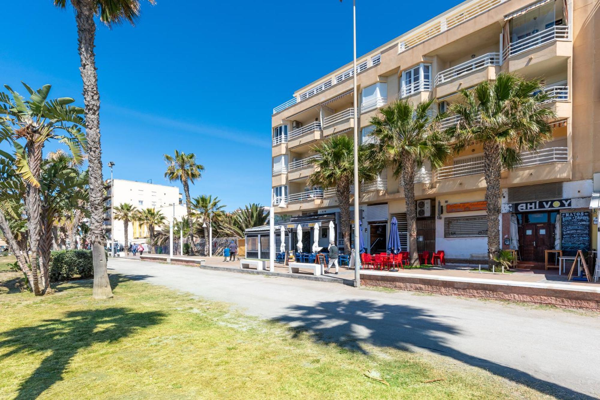 Wintowinrentals 1ª Linea De Playa, Parking Y Wifi Rincón de la Victoria Exteriör bild